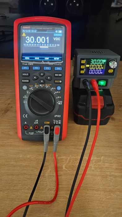 Mobilny zasilacz regulowany 0–36V 6A na akumulator elektronarzędzi