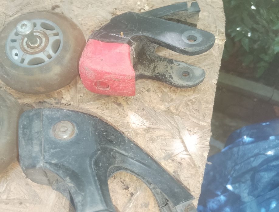 Для роликов.Колёса.Болты.Тормоза.