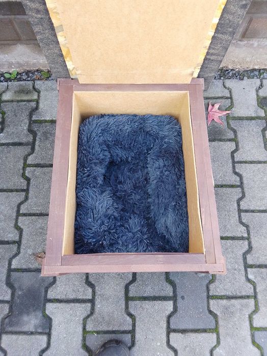 Budka dla małego psa kota