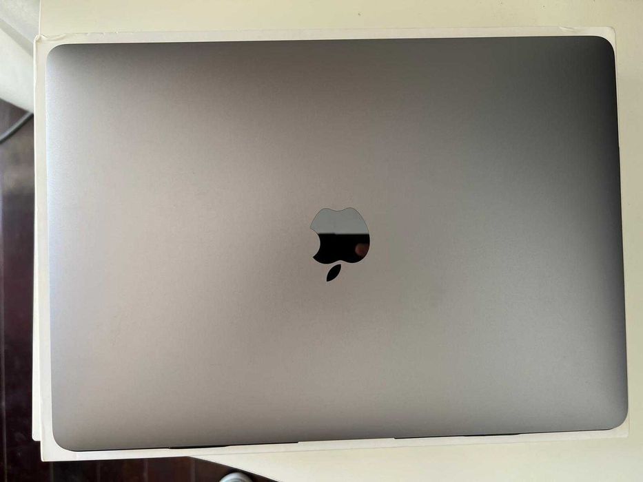 MacBook Pro 13” 2017 i5 8GB 256GB- Bateria como nova, com caixa e carregador original