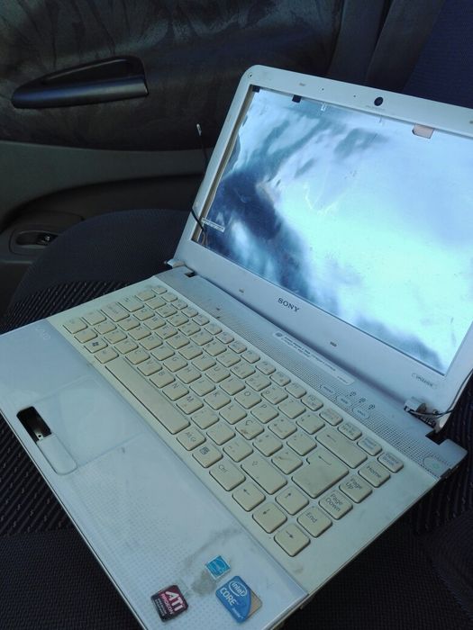 Portátil Sony Vaio i3 PCG-61211M carcaça