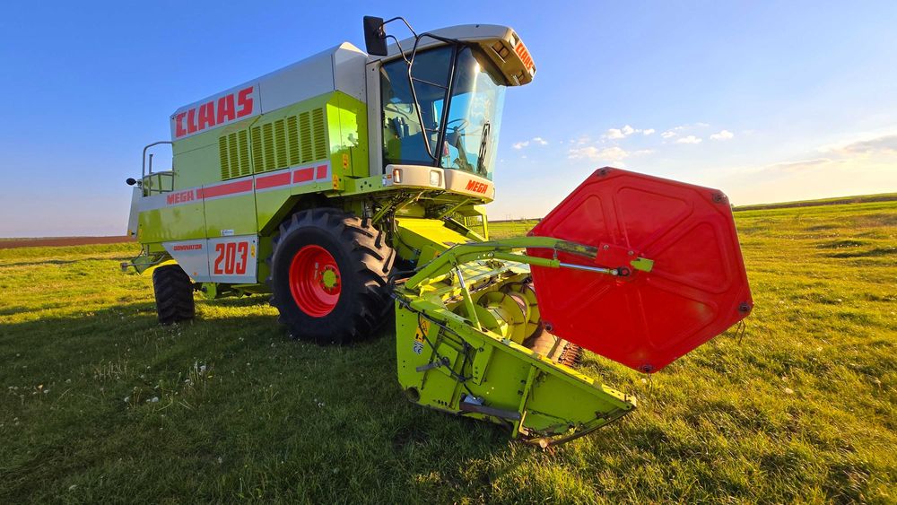 Комбайн зернозбиральний свіжопривезений mega claas