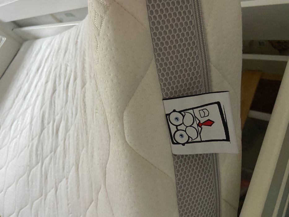 Drewniane łóżko dziecięce z szufladą 160x80