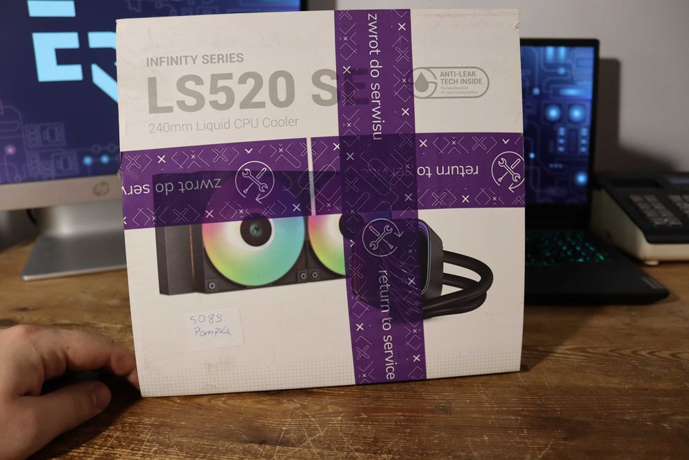 Chłodzenie procesora aktywne Deepcool R-LE520-BKAMMN-G-1 (5089)