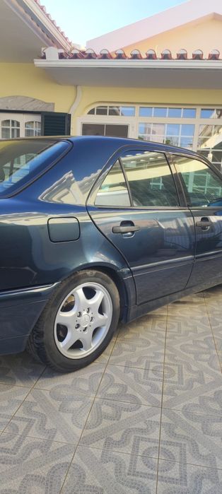 Mercedes Benz C250 — photo 2