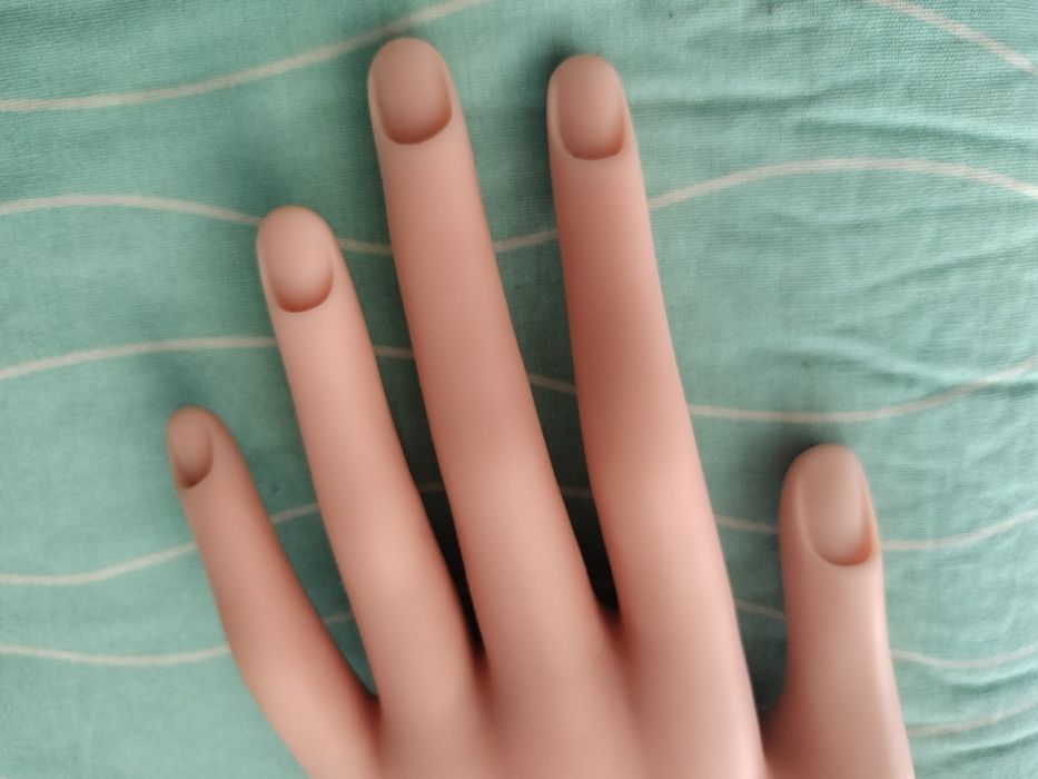 Mão de treino nail art
