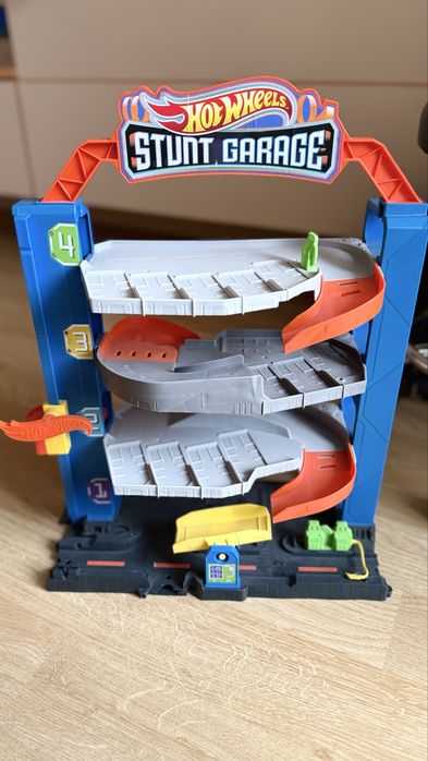 Гараж хот вілс hot wheels
