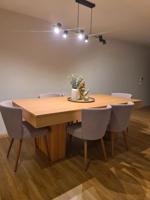 Conjunto mesa de jantar carvalho extensível + 8 cadeiras