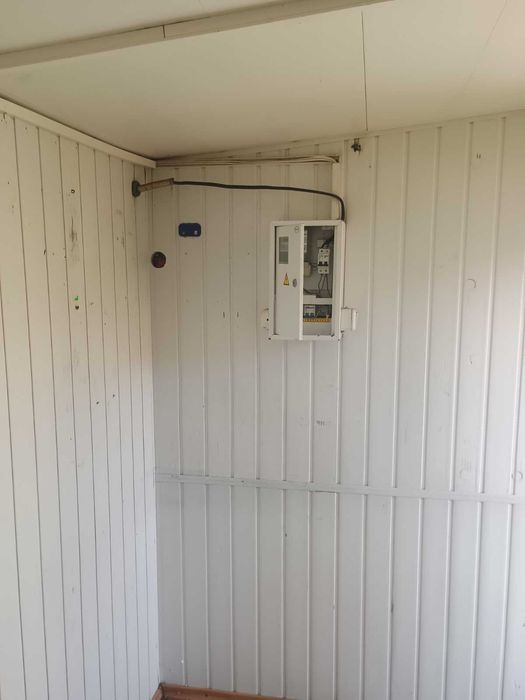 2 торгові кіоски / МАФи 3,3×2,14 м, ролети, електрика