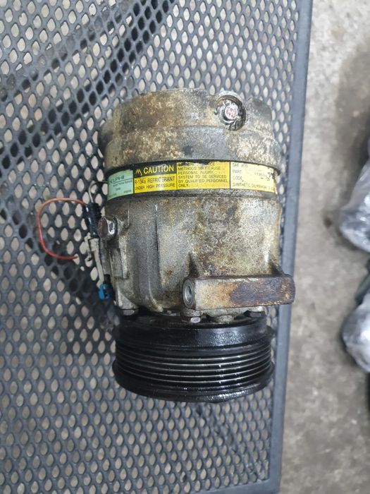 Kompresor sprezarka klimatyzacji Opel Vectra b 2.0 benzyna sprawna