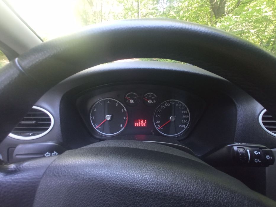 Ford focus 2 res