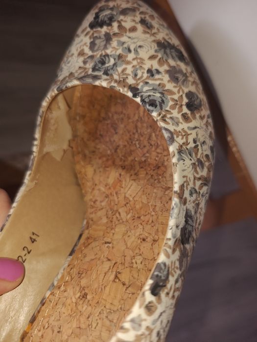 Buty damskie na koturnie
