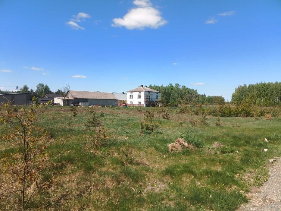 Piętrowy dom z działką