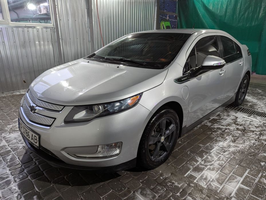 Chevrolet volt 2013 не фарбована
