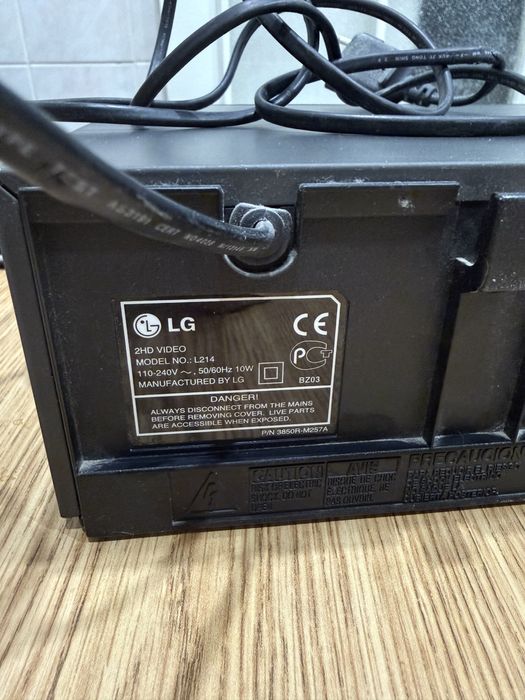 Видеомагнитофон LG