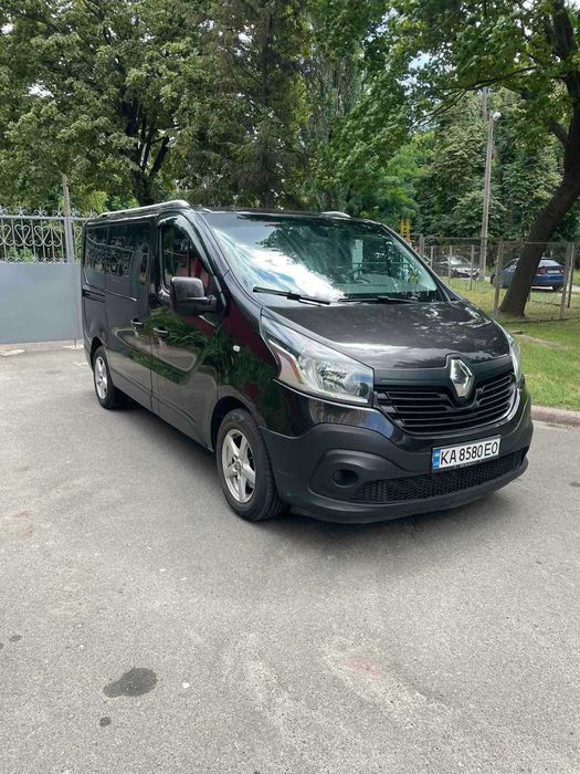 Мінівен Рено трафік