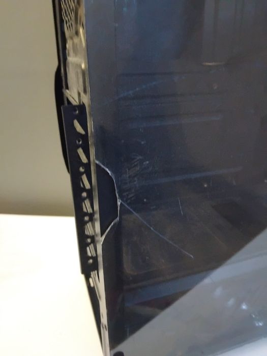 Obudowa Raidmax Neon ARGB G21FWB – nowoczesny design i podświetlenie