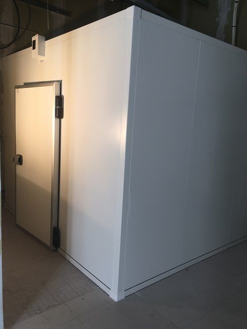 Промислові холодильні камери. Сендвіч панелі.