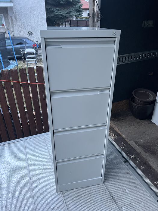 szafa metalowa biurowa