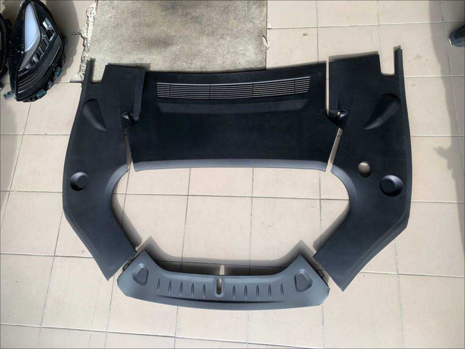 Пластик підкапотний боксу Tesla model S Plaid