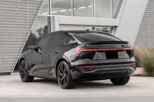 2024 Audi Q8 Sportback e-tron quattro Prestige S line