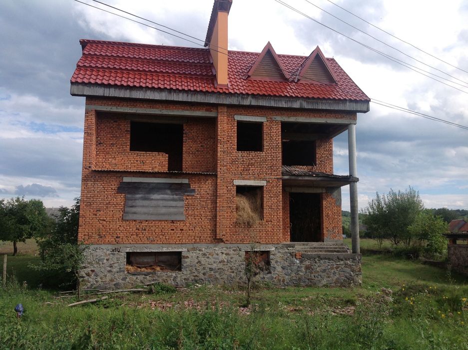 Недобудова в с. Золотарево Хустського р-ну