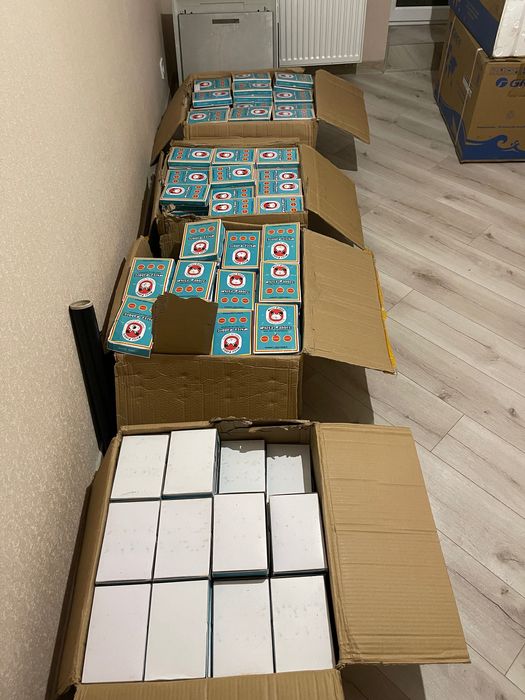 Кнопки пришивні пластик 7-25 мм White Rabbit та булавки 18мм
