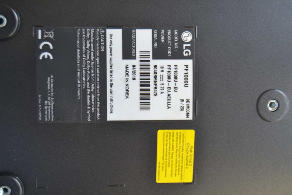 Projetor LG UST PF1000U Curta Distancia para peças, Comando Remoto e Fonte de Alimentação vendidos separadamente
