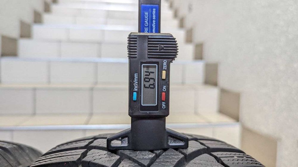 Шини 215/65 R17 103H Bridgestone Blizzak LM005