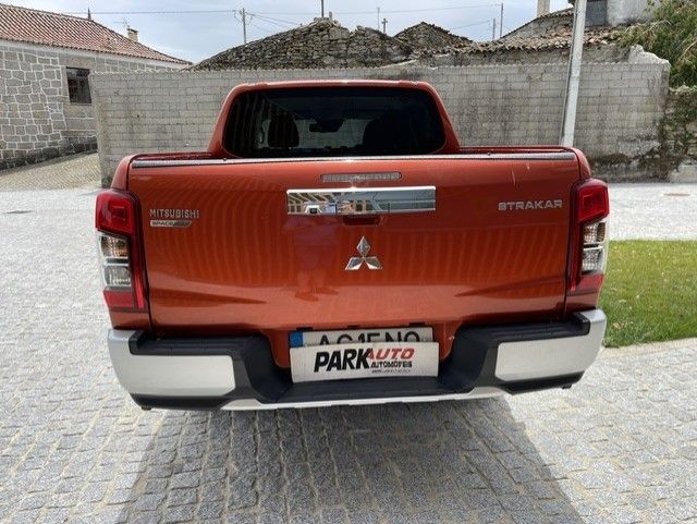 Mitsubishi L200 2.3 DI-D CD Invite Strakar Look 4WD