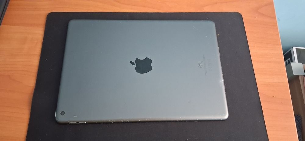 Ipad 9th gen 2021 64gb  + ładowarka