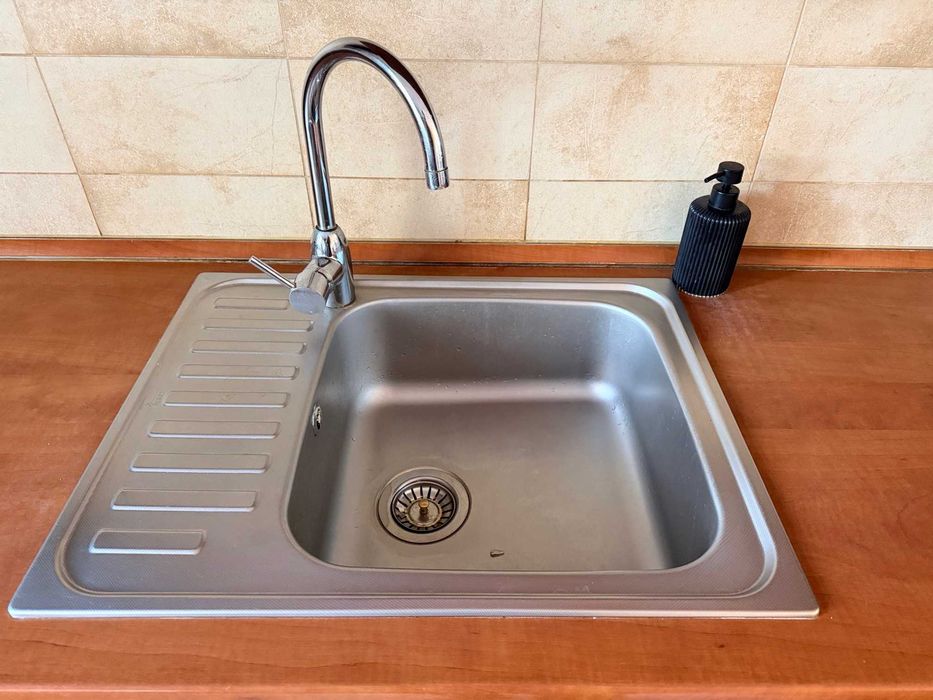 Meble Kuchenne + Sprzęt Bosch  STAN Bardzo Dobry DREWNIANE FRONTY