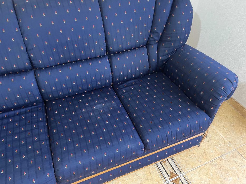 Conjunto de sofás – sofá 2/3 lugares + 2 poltronas | Bom estado