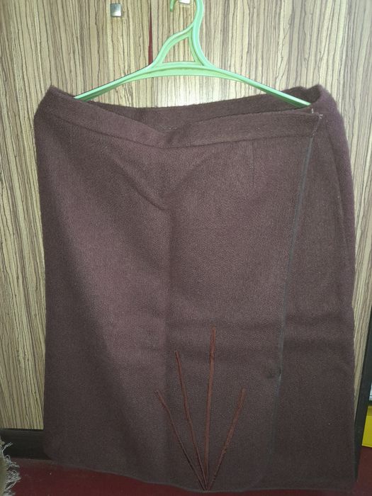 Продам 2 юбки розмір 50-52