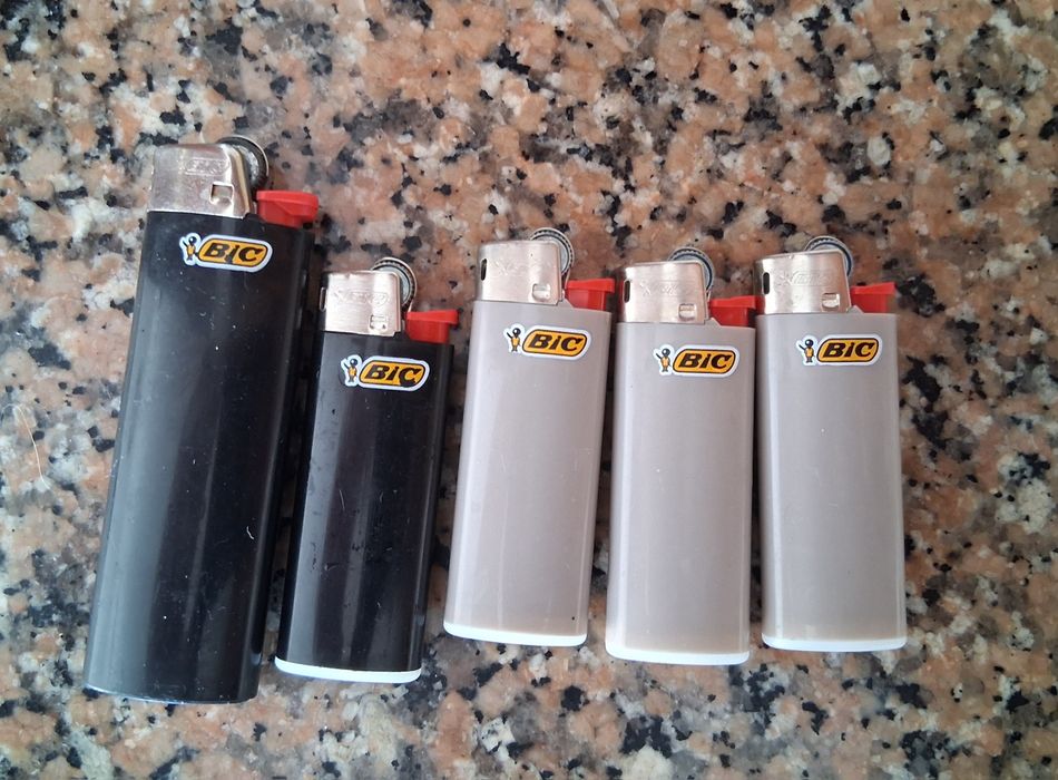 5 isqueiros Bic novos