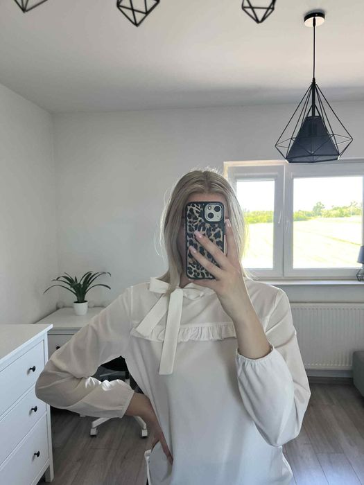 Biała damska bluzka