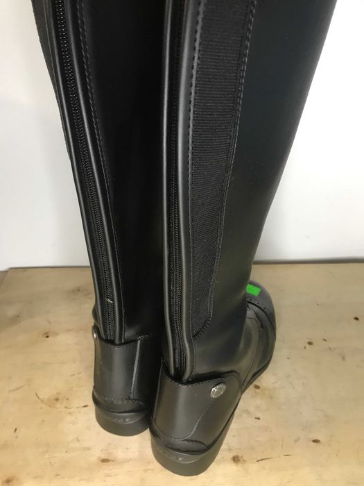 450.39. Ocieplane oficerki Steeds Cut r 39 Slim, łydka 33 cm +/-
