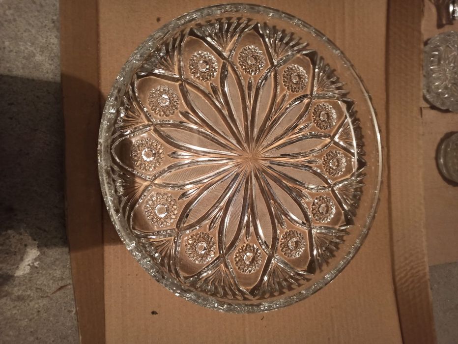 Talerz okrągły z kryształu, zadbany