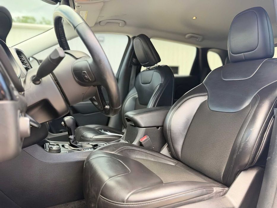 Jeep Cherokee Latitude Plus 4x4      2021