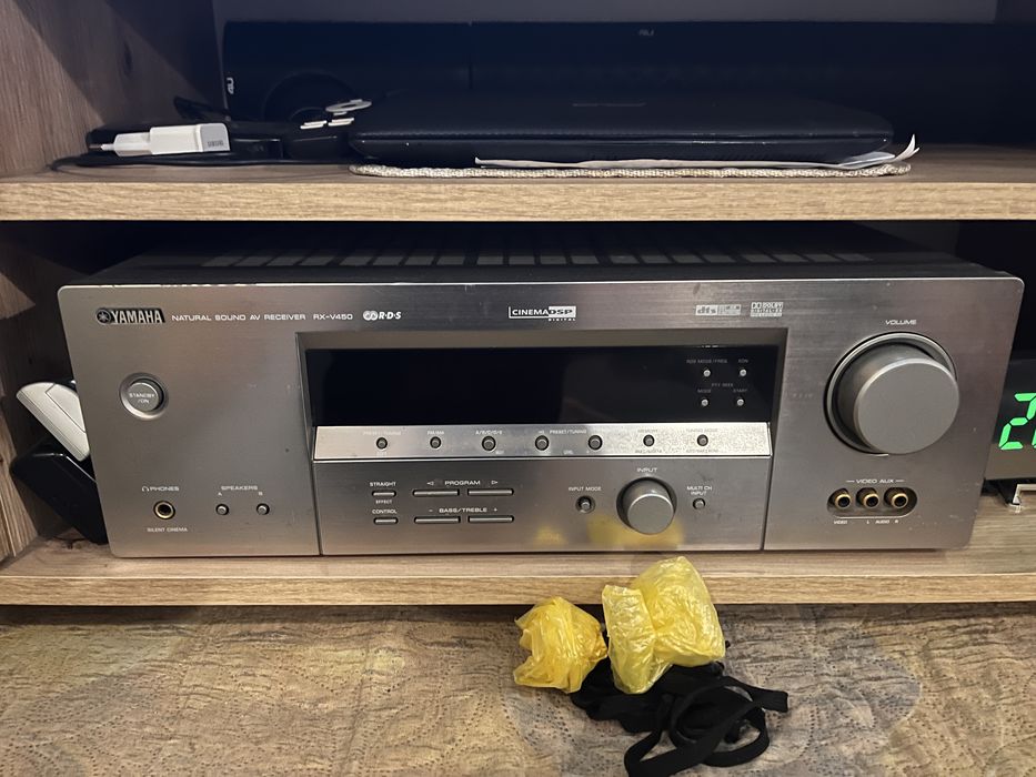 Продам ресивер YAMAHA RX-V457. Повністю справний, в експлуатації був вкрай мало, без дефектів, без ремонтів.