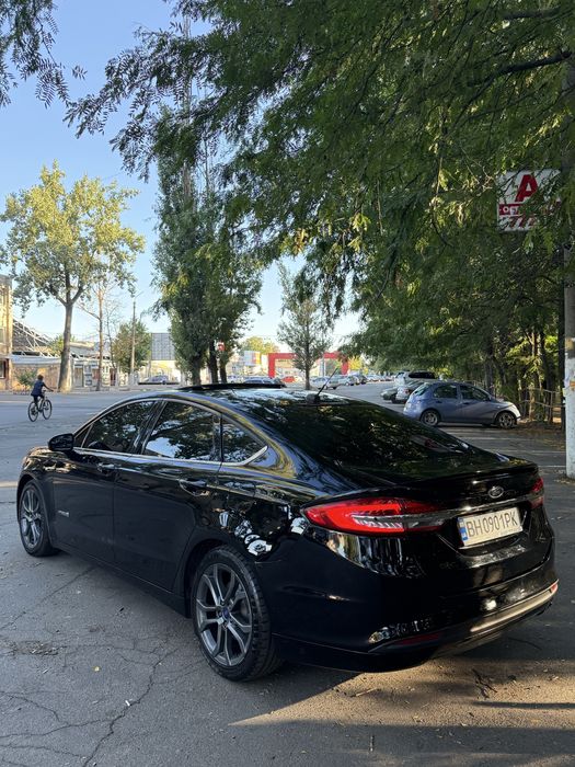 Продам ford fushion 2017 hybrid