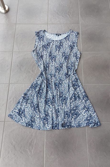 Sukienka mini wzorzysta falbanka XL 42