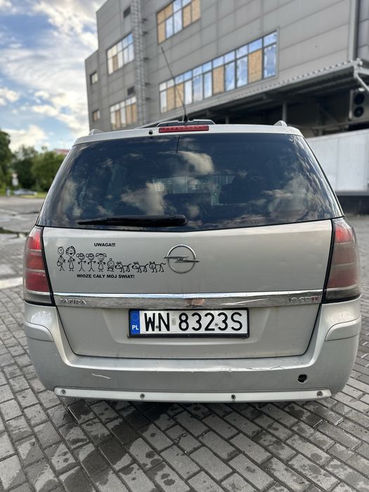 Продам Opel Zafira B 1.9 дизель ,нерозмитненна