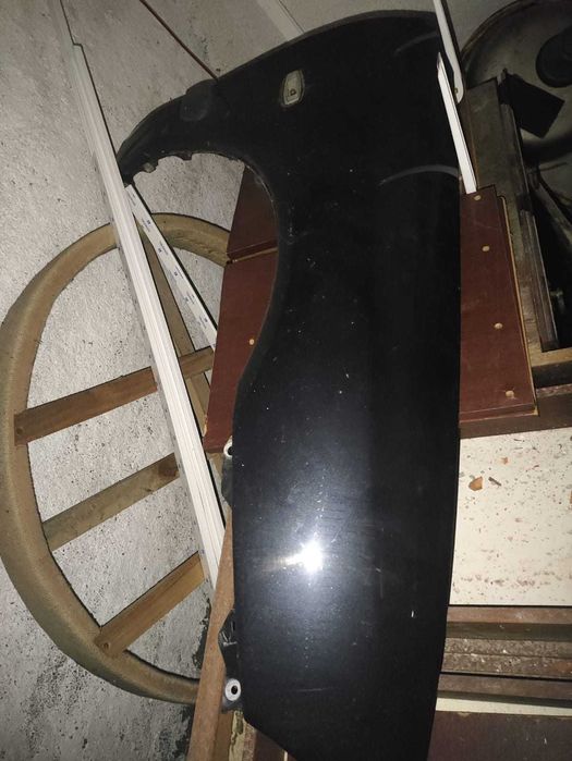 Guarda-lamas lado direito Mitsubishi Carisma