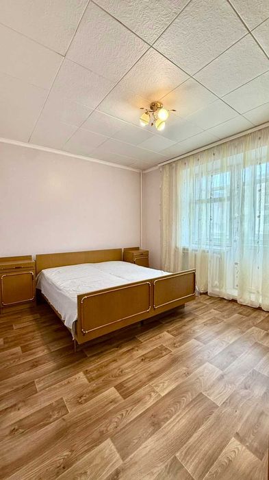 Продаж 3-кімнатної квартири на Озерній