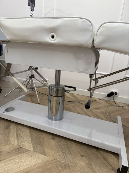 Fotel kosmetyczny łóżko  kosmetyczne poduszka do rzęs  polecam