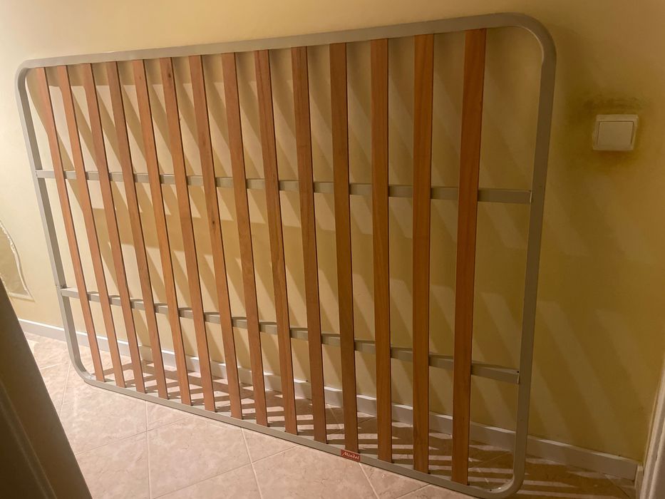 Estrado colchão muito bom estado