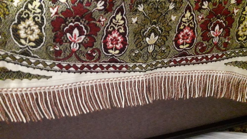 Продам ковер-покрывало и покрывало. Цена за одну единицу  2500 грн.