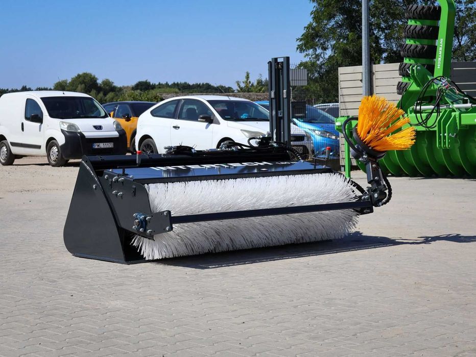 Łyżka ze szczotką INTERTECH 1,6 m / 1,8 m / 2,0 m / 2,2 m / 2,4 m