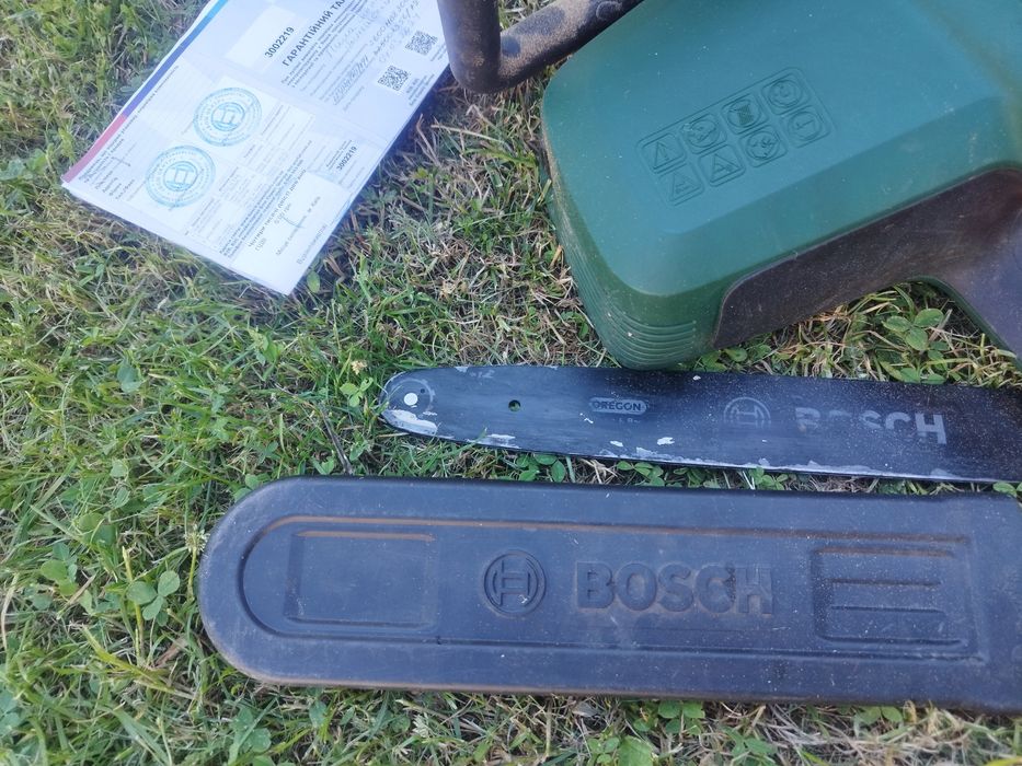 Ланцюгова пилка Bosch UniversalChain 35, 1.8 Квт, 35 см робоча довжина